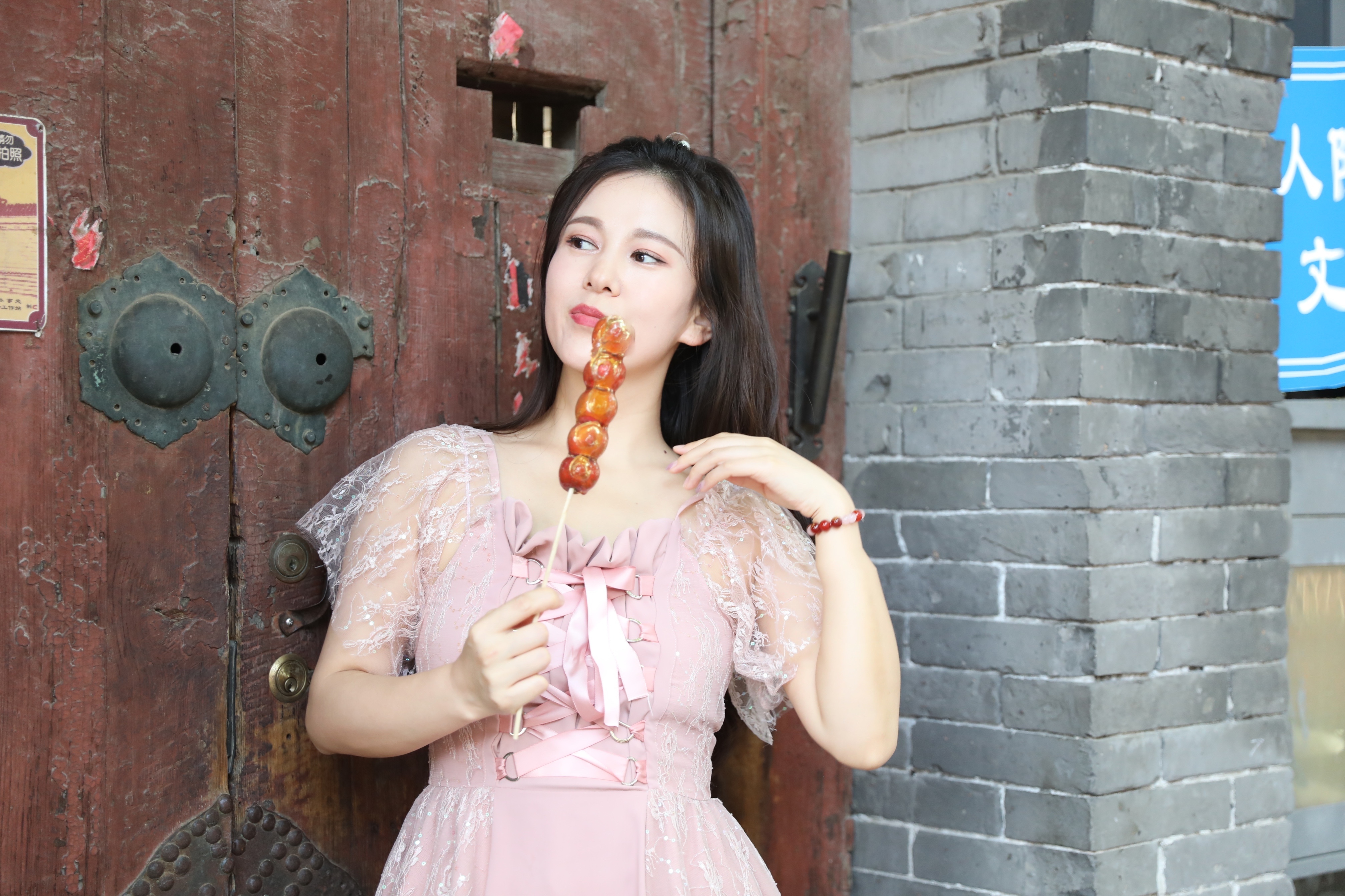 最美外交女主持人刘美希玩耍写真曝光