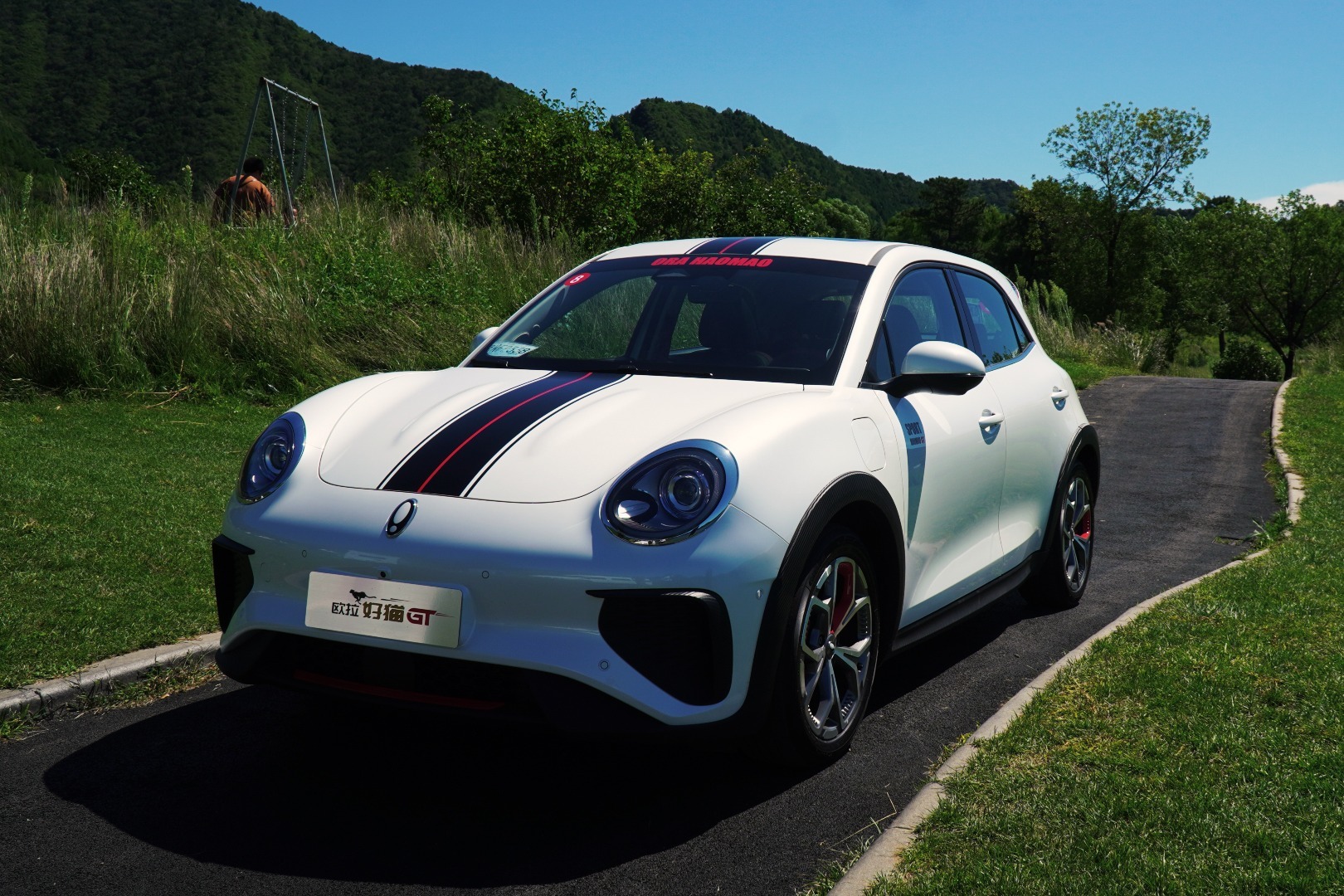 电动嘚吧嘚15万以内最酷的电动车试驾欧拉好猫gt木兰版