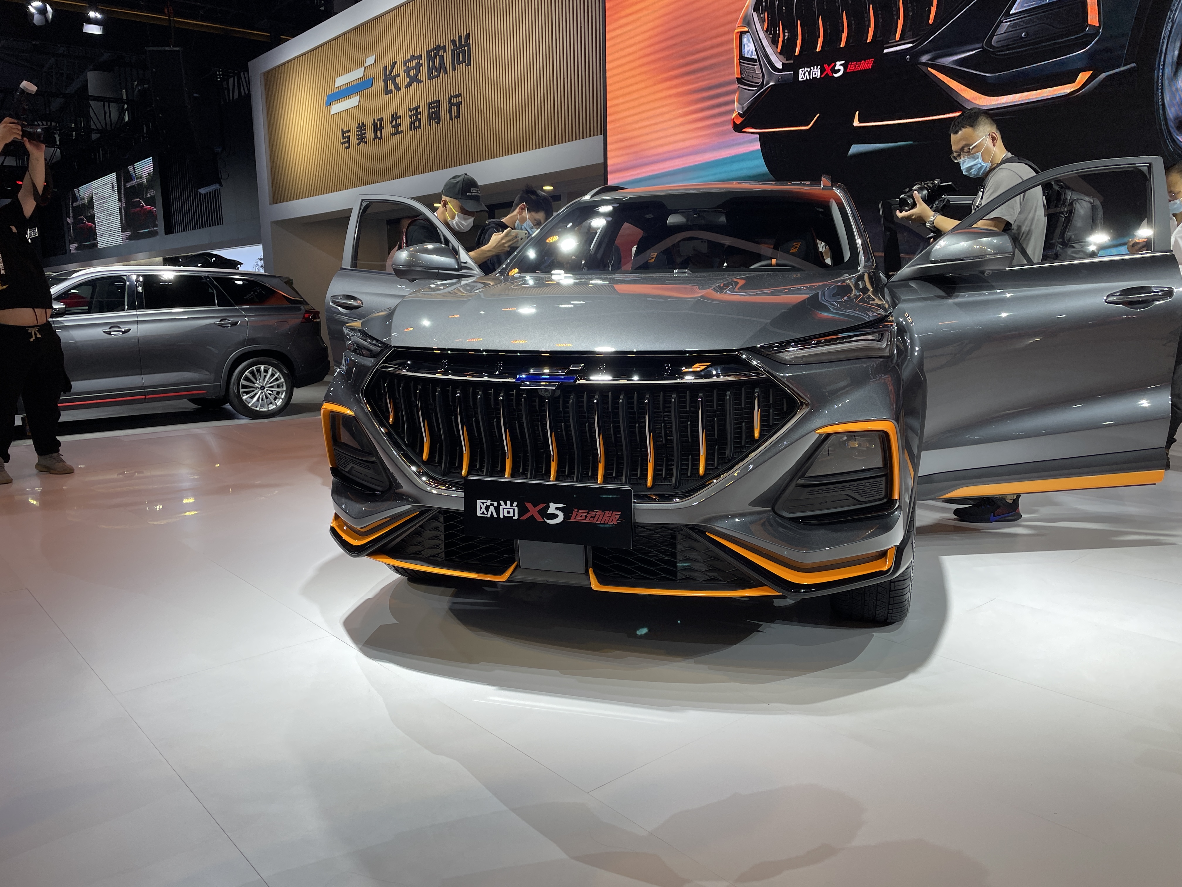 2021成都车展,长安欧尚x5运动版亮相_凤凰网汽车_凤凰网