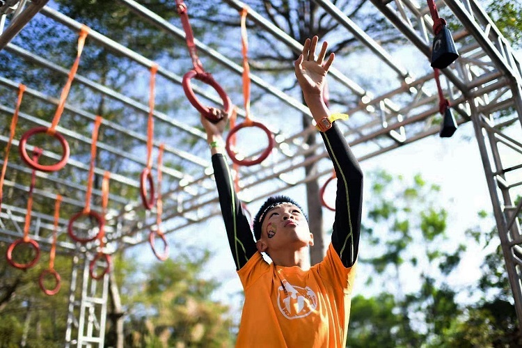 儿童障碍赛让沉迷游戏的孩子动起来