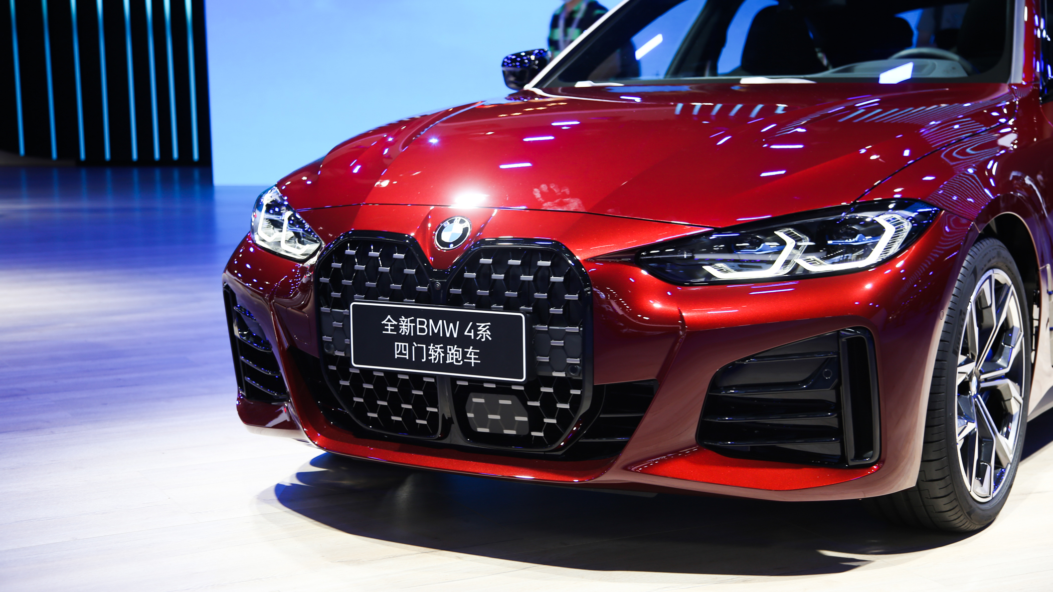 将大嘴进行到底成都车展实拍宝马m4雷霆版宝马4系四门轿跑