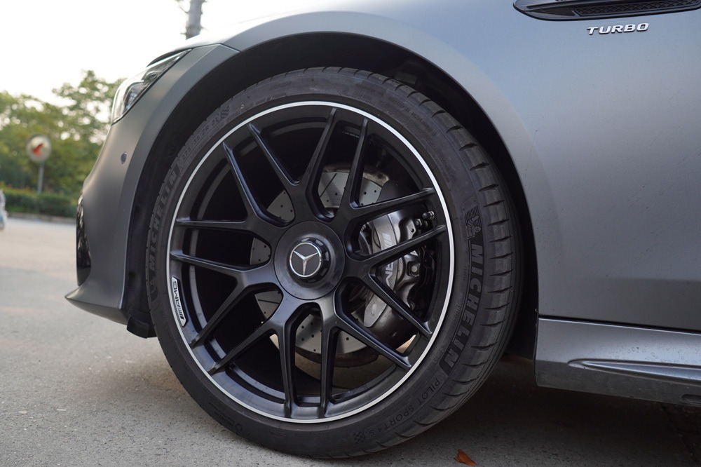 你有遇到过边缘拉丝的轮毂修复好后比之前拉丝边缘宽的情况吗