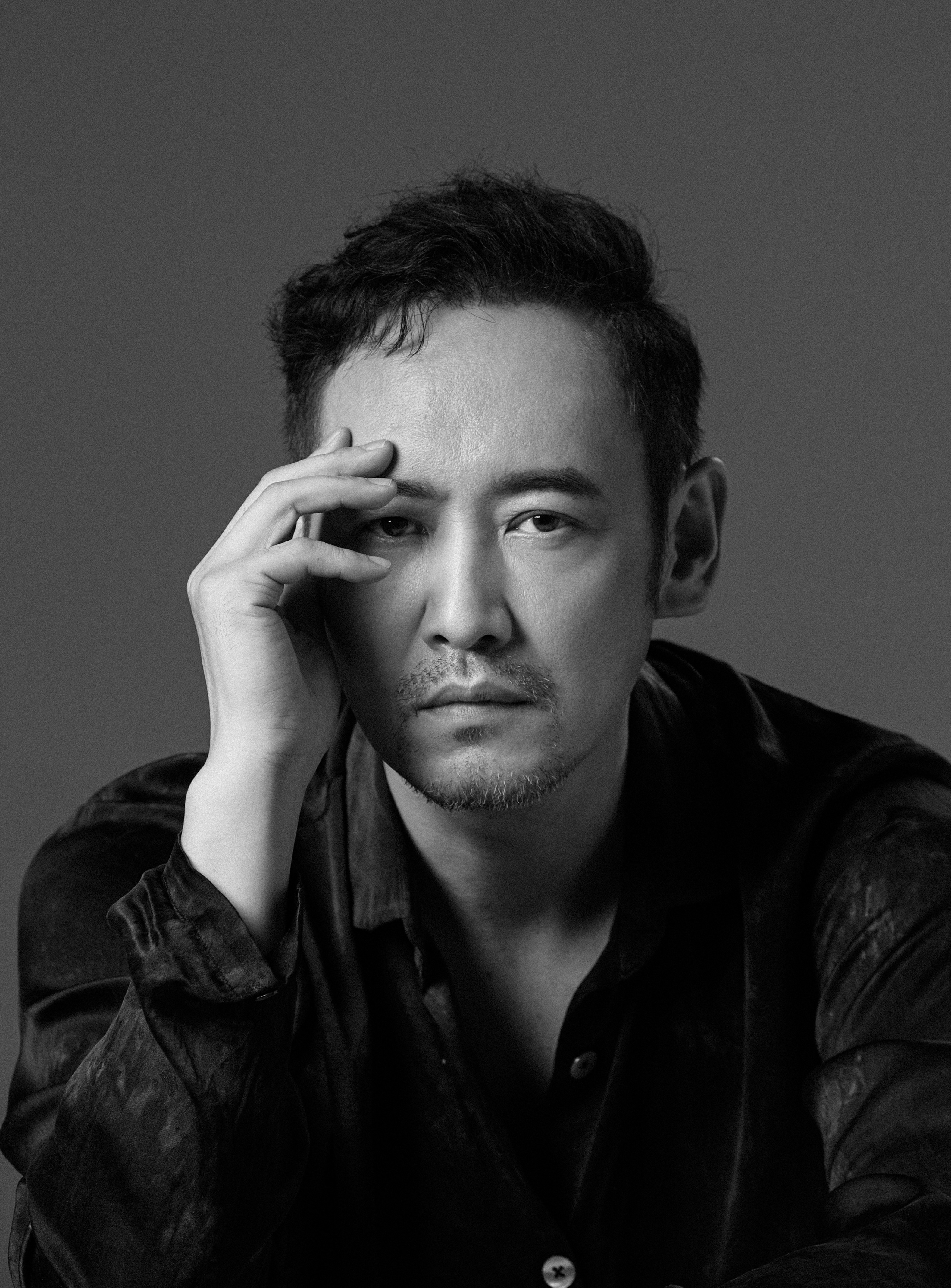 张垒黑白写真照释出 尽显雅痞男人味__凤凰网