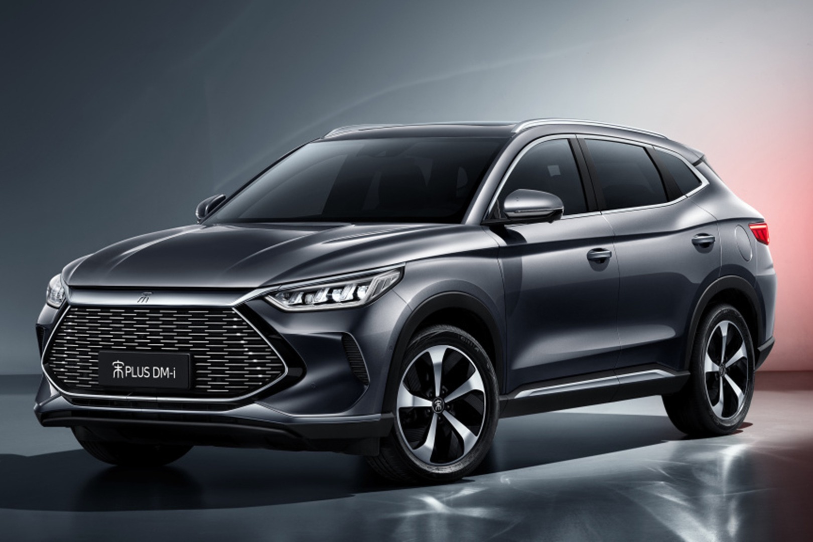 值得推荐的国产车：底盘扎实、油耗低，比亚迪宋PLUS DM-i了解下