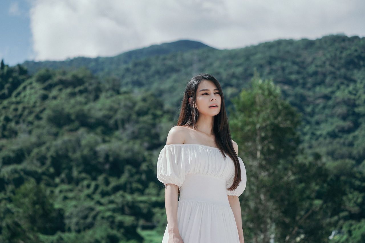 张学友李幸倪合作新歌日出时让街灯安睡mv上线