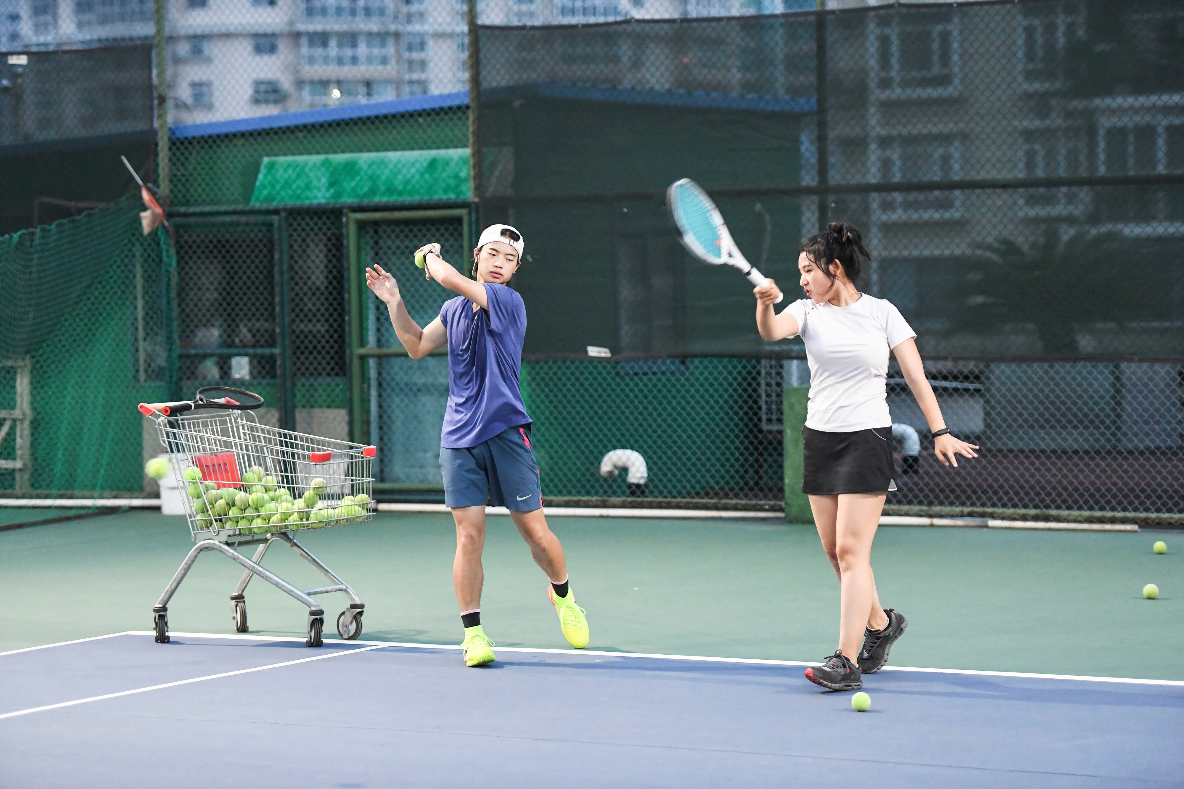 合肥:网球运动在瑶海区悄然兴起,学打网球成为时尚