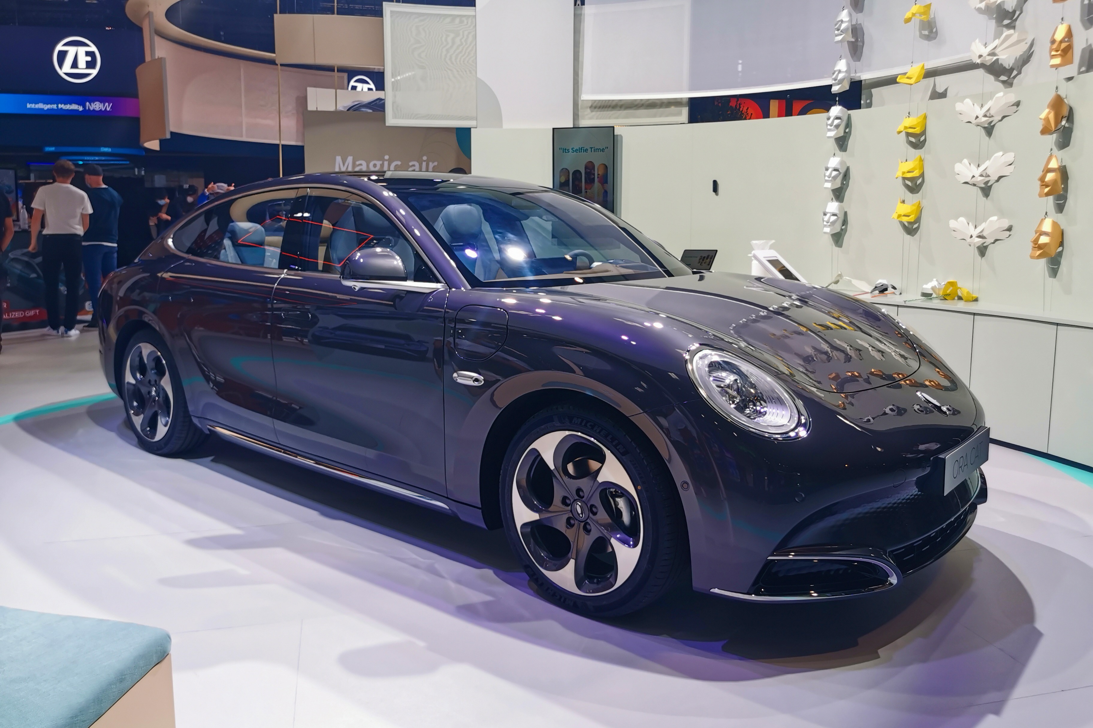 带你去德国逛车展:欧拉闪电猫d级超跑,驾驶舱也太战斗了吧?