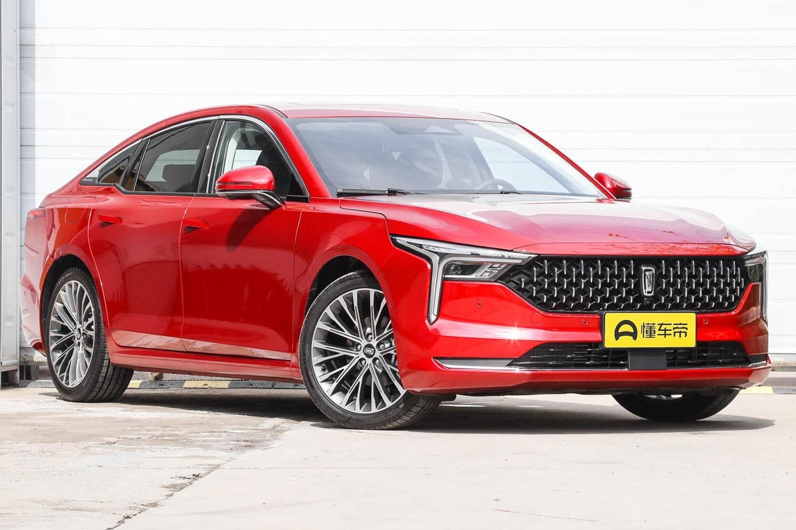 越级全景天窗&唯美星空饰板奔腾B70