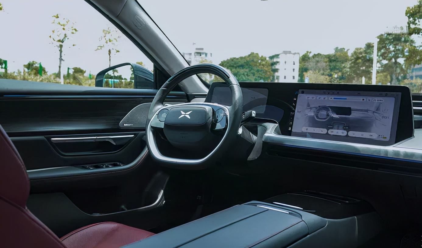 30万元预算，极氪001和小鹏P7如何选择？