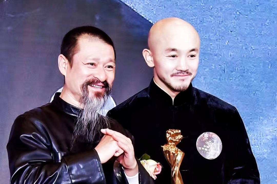 一龙与方便五天内两次碰面！第一次剑拔弩张，第二次虎牙元旦直播_凤凰网