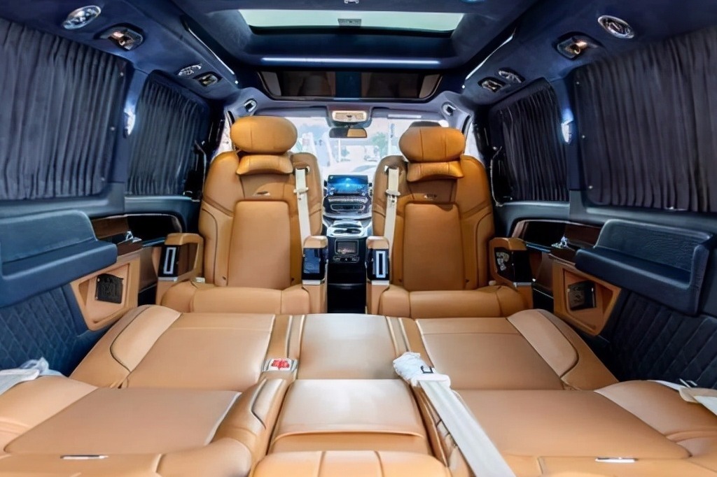 奔驰V260L小高顶梵克雅宝钻石版 七座MPV豪华超乎你想象