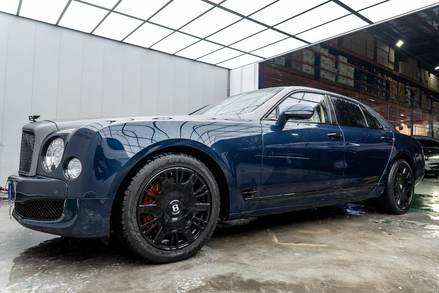 宾利整车黑化轮毂车标中网车窗亮条雾灯框们扳手