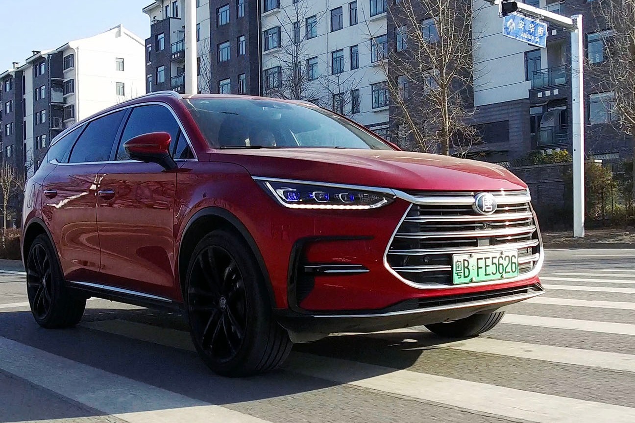 分秒试驾：插电式混合动力才是大趋势？冬季体验比亚迪唐DM