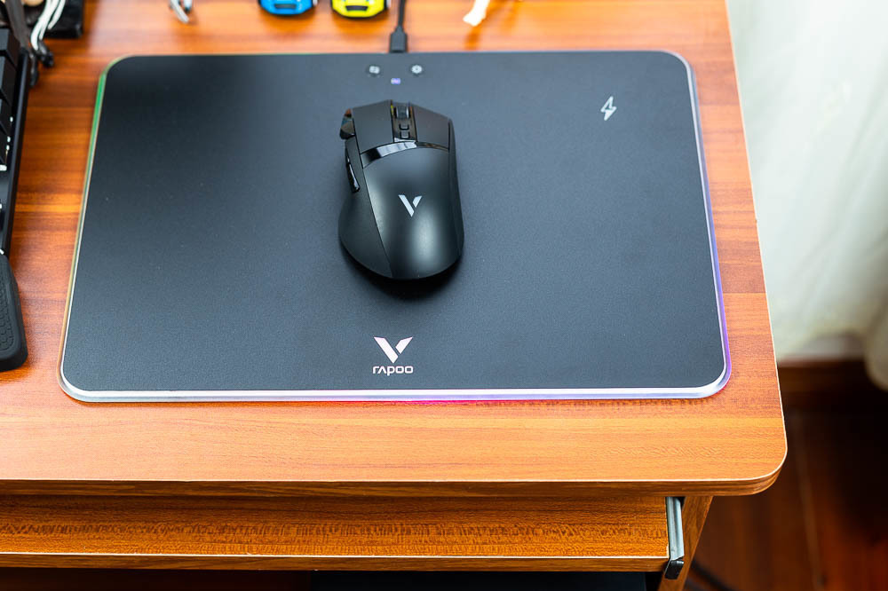 雷柏（Rapoo） V10RGB 无线充电鼠标垫轻体验