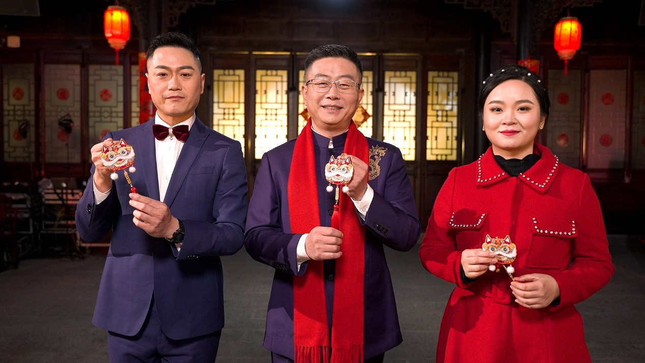 (从左往右依次是:泸州特邀主持人鲁宁,江津特邀主持人龙勇,宜宾特邀