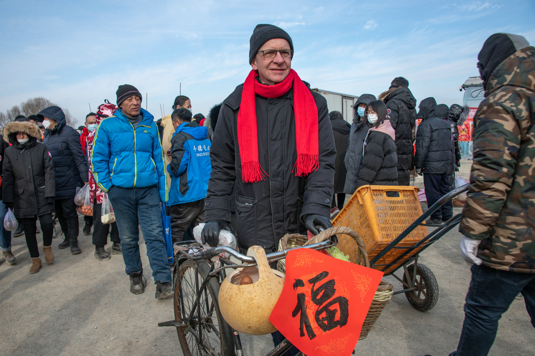 國際友人逛沈北蒲河大集 尋中國地道年味__鳳凰網