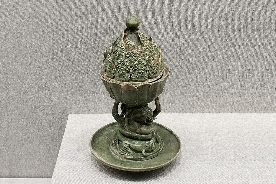 中国古代陶瓷名品：隋代绿釉塑贴盘龙托莲花博山炉，故宫博物院藏