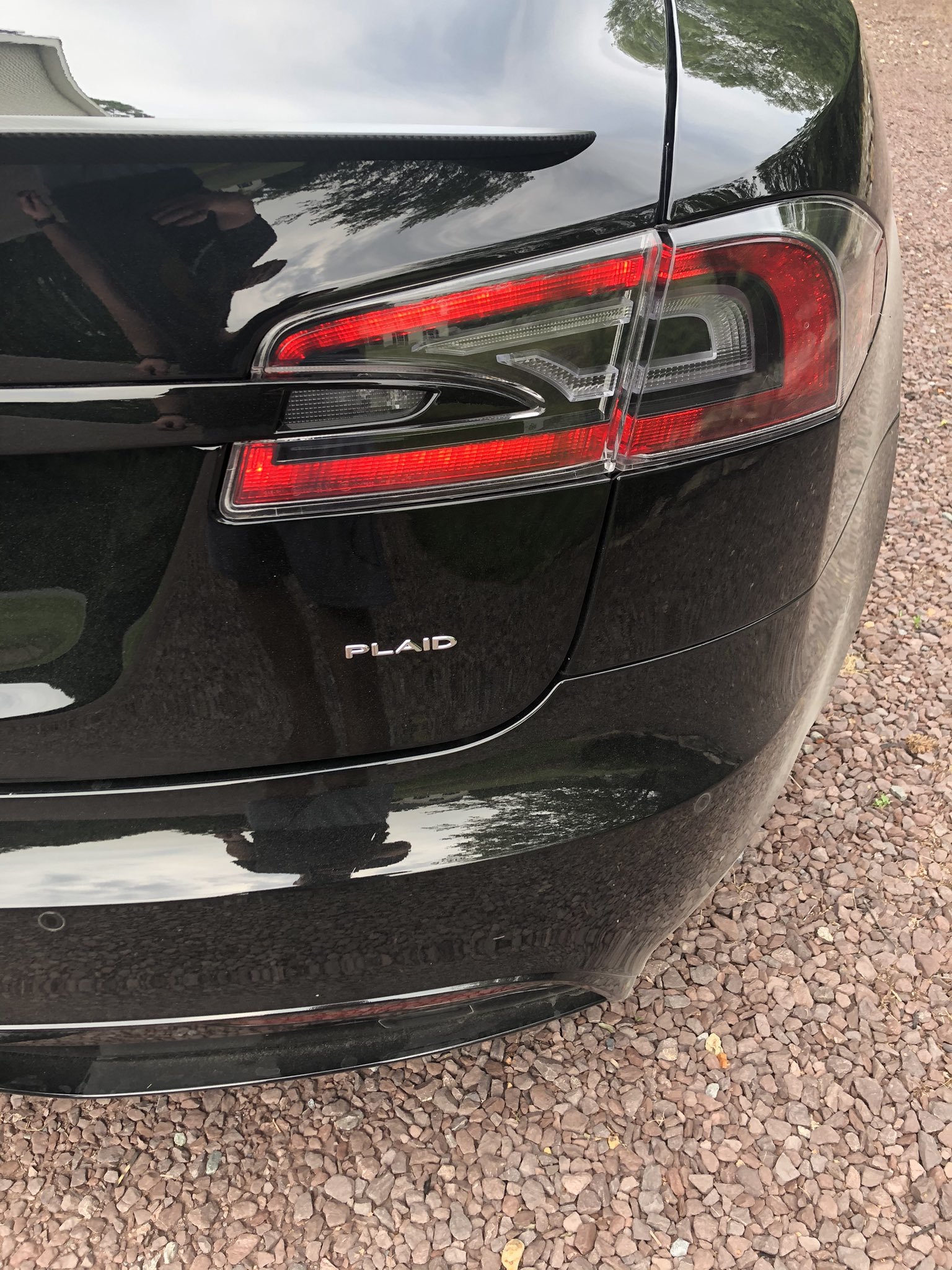 特斯拉为model s plaid推出了赛道模式