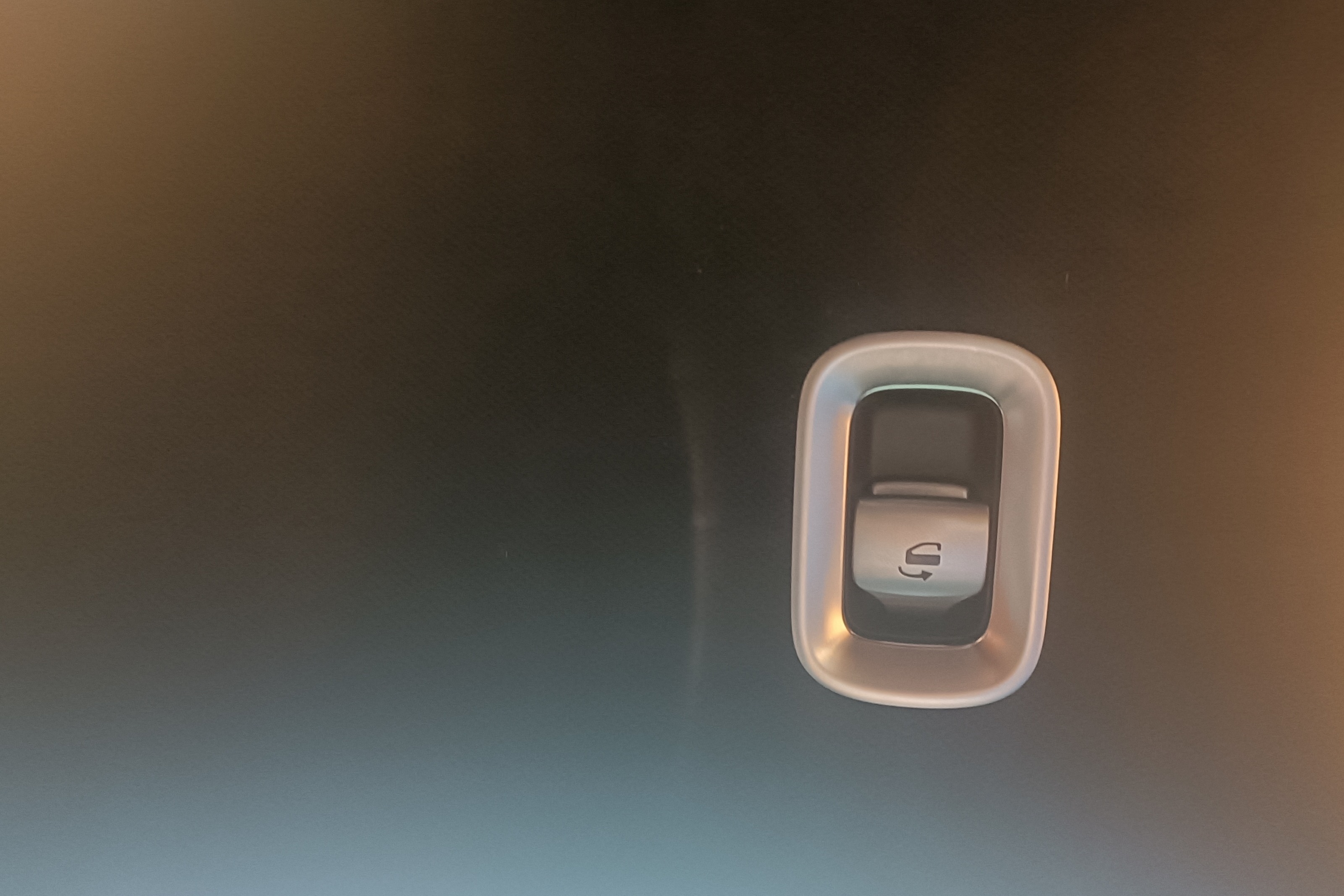 22款迈巴赫S480升级原厂自动后门施工详细安装步骤讲解