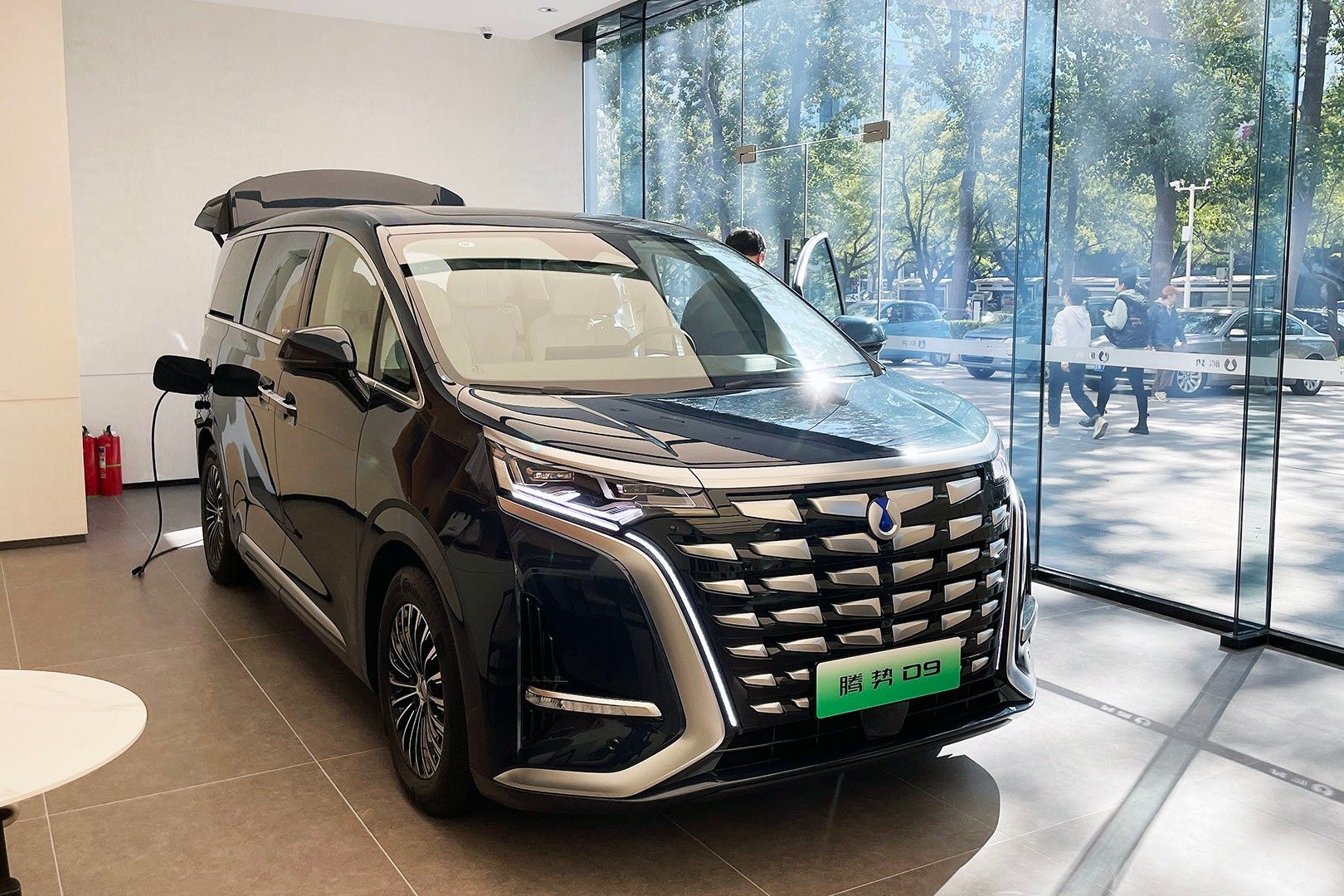 明年正式量产，五菱宏光MINIEV敞篷版全球首发亮相-新浪汽车