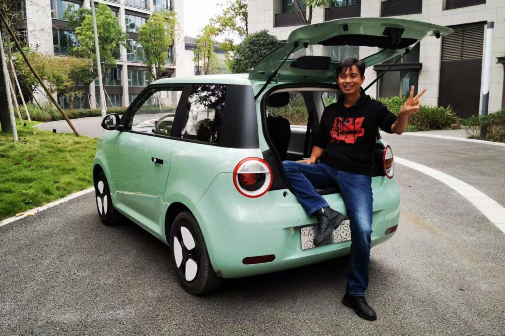 试驾长安Lumin，操控与安全能得高分