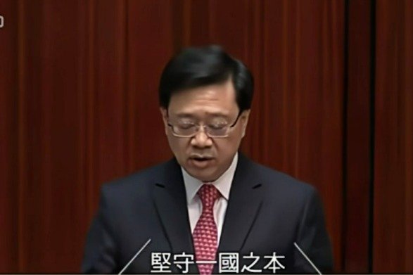 李家超发表任内首份施政报告：“一份属于香港市民的施政报告”