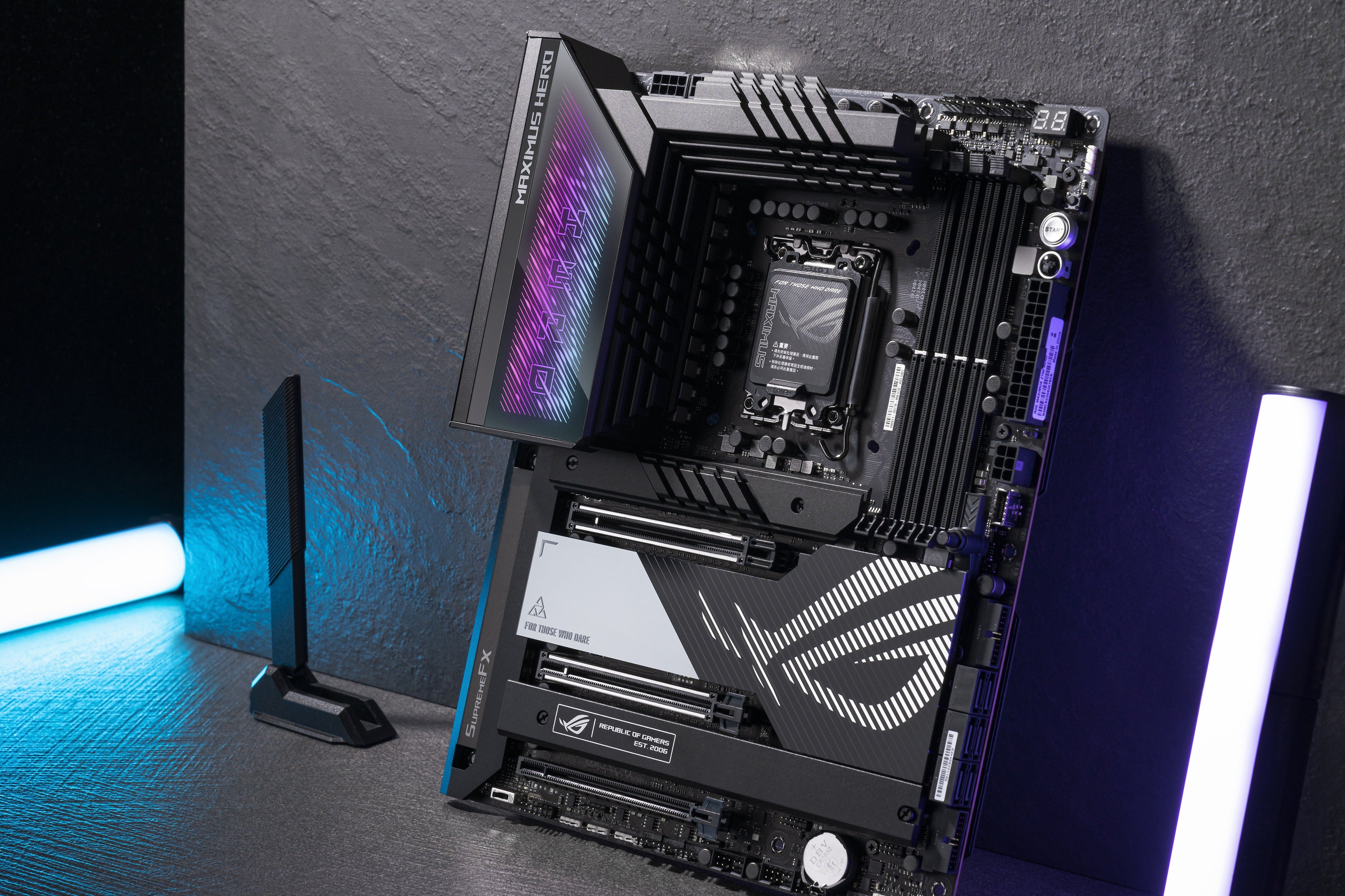 ROG MAXIMUS Z790 HERO 展示