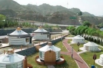 裕固族姑娘看肃南：乡村老屋换新颜 帐篷还是那帐篷