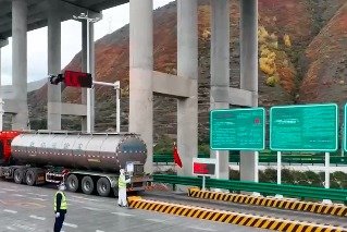 央视聚焦甘肃陇南：国庆假期不离岗 守护安全不打烊