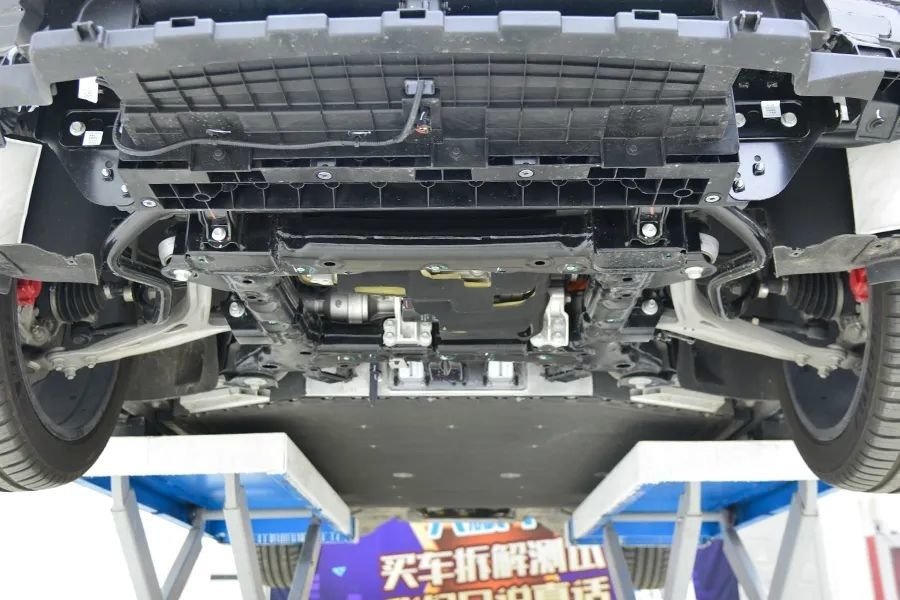 极狐阿尔法S：铝合金底盘、车架，够下本儿的！这还是“北汽”吗？