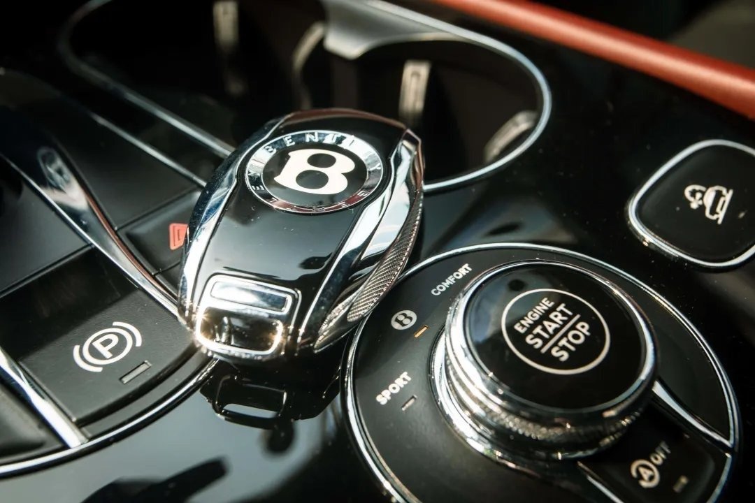 买不起看看也好，这些顶级豪华SUV拥有一台都美翻了