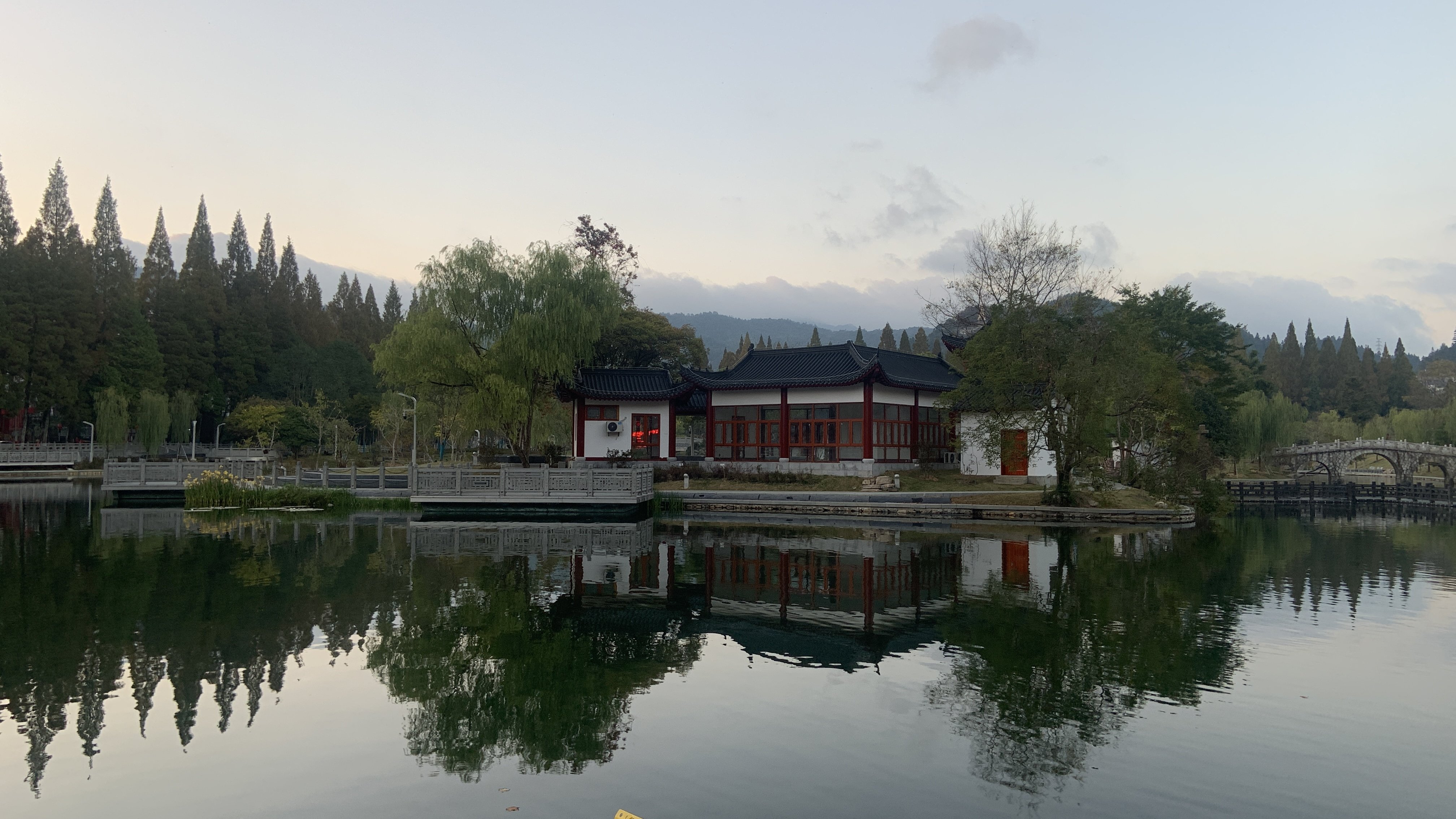 美丽吉安之井冈山:挹翠湖公园初冬风光欣赏(王伟摄)__凤凰网