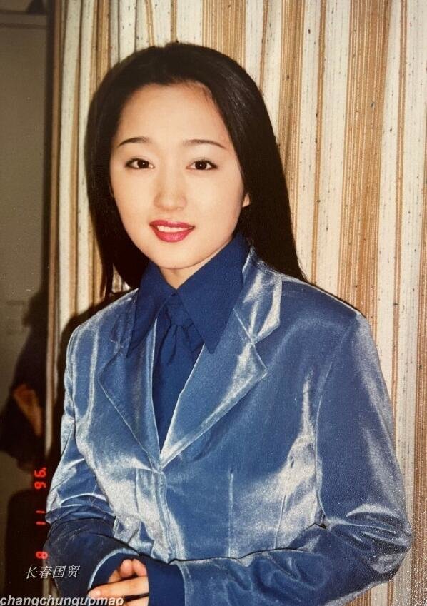杨钰莹26年前旧照曝光在无美颜滤镜的年代颜值惊艳网友