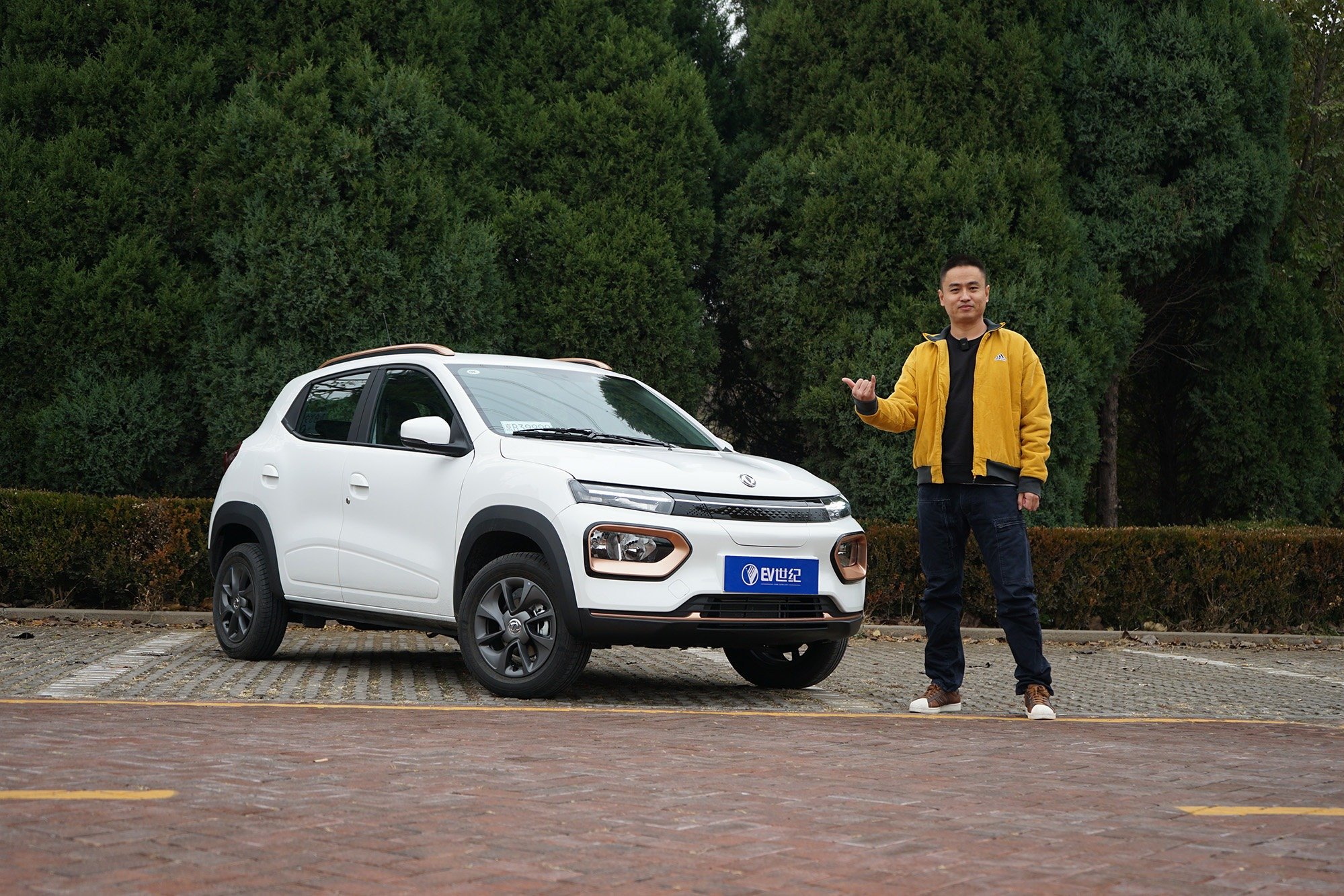 让6万级的电动小车也“卷”起来！简单体验东风EV纳米BOX