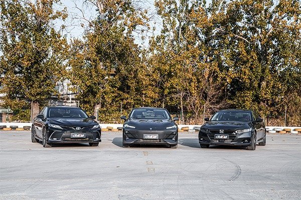 还在看凯美瑞、雅阁？长安深蓝SL03告诉你什么是代差优势