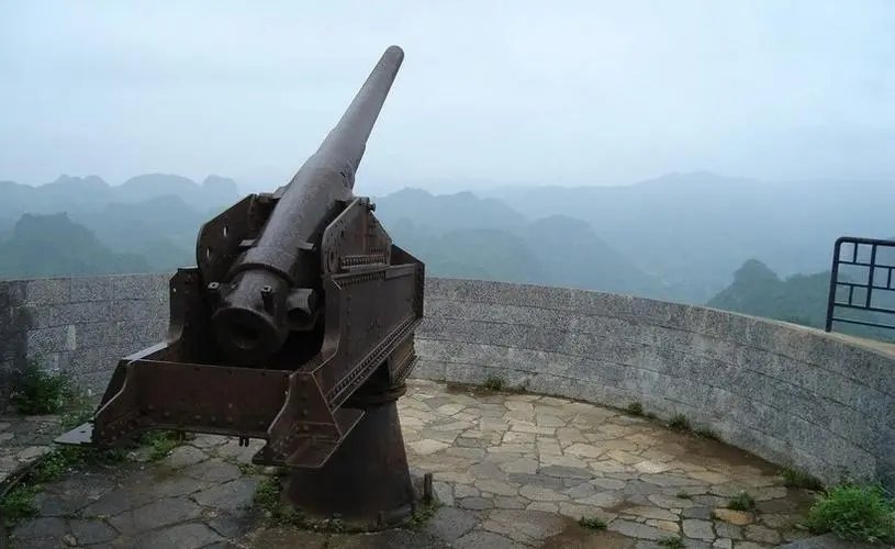 军舰挑战炮台,会是什么情况?无数战例证明,就等于自杀_凤凰网军事_凤凰网