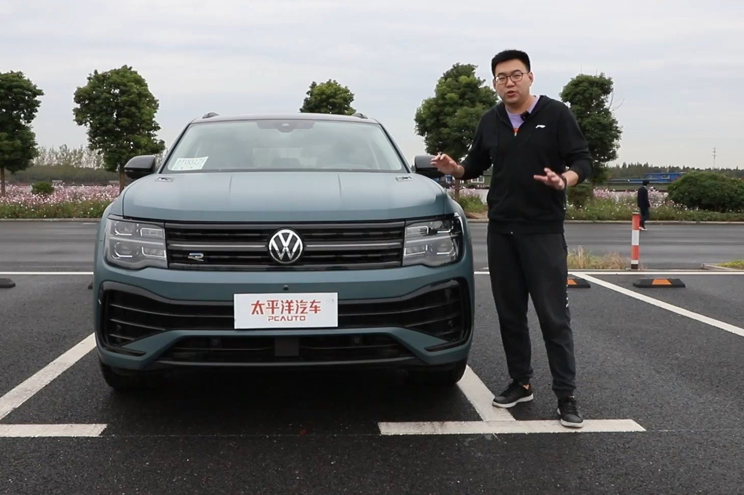 试驾新款途昂X，溜背造型，发光尾标，空间真的香！不惧BBA？