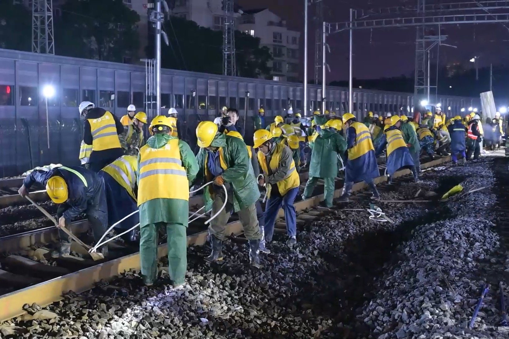 栉风沐雨 挑灯夜战——宁波站站场 信号 列控改造顺利完成