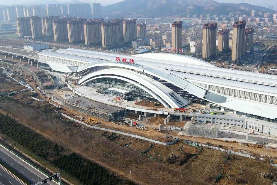 济莱高铁最大中间站历城站"芳容"初现