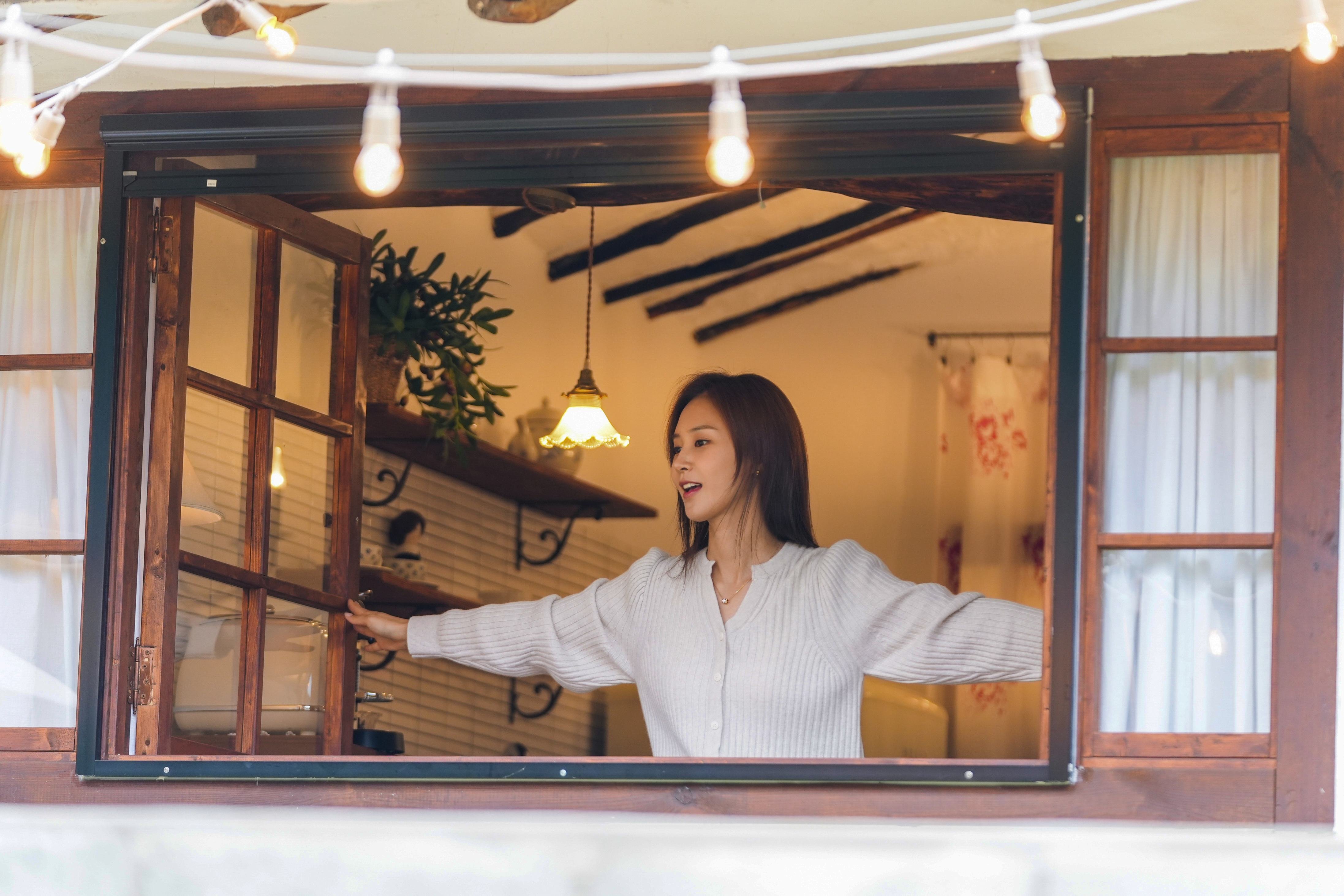 权俞利传达特别治愈,以温馨的氛围与清新颜值展现温暖感性__凤凰网