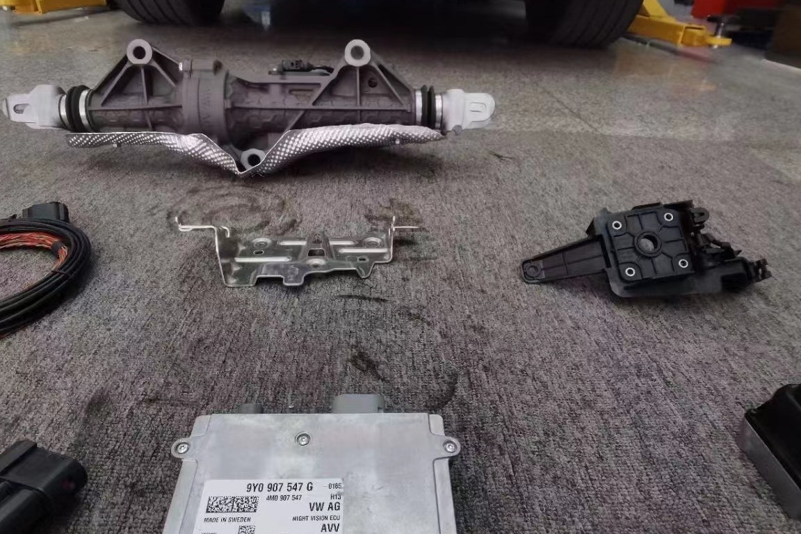 22款保时捷卡宴升级后轮转向系统这使车辆操控变得更加敏捷和灵活