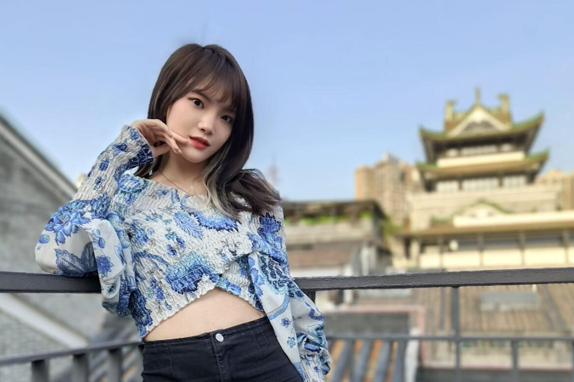 买手机不能只看一面，它得是台多面手！就像我的vivo S12 Pro！