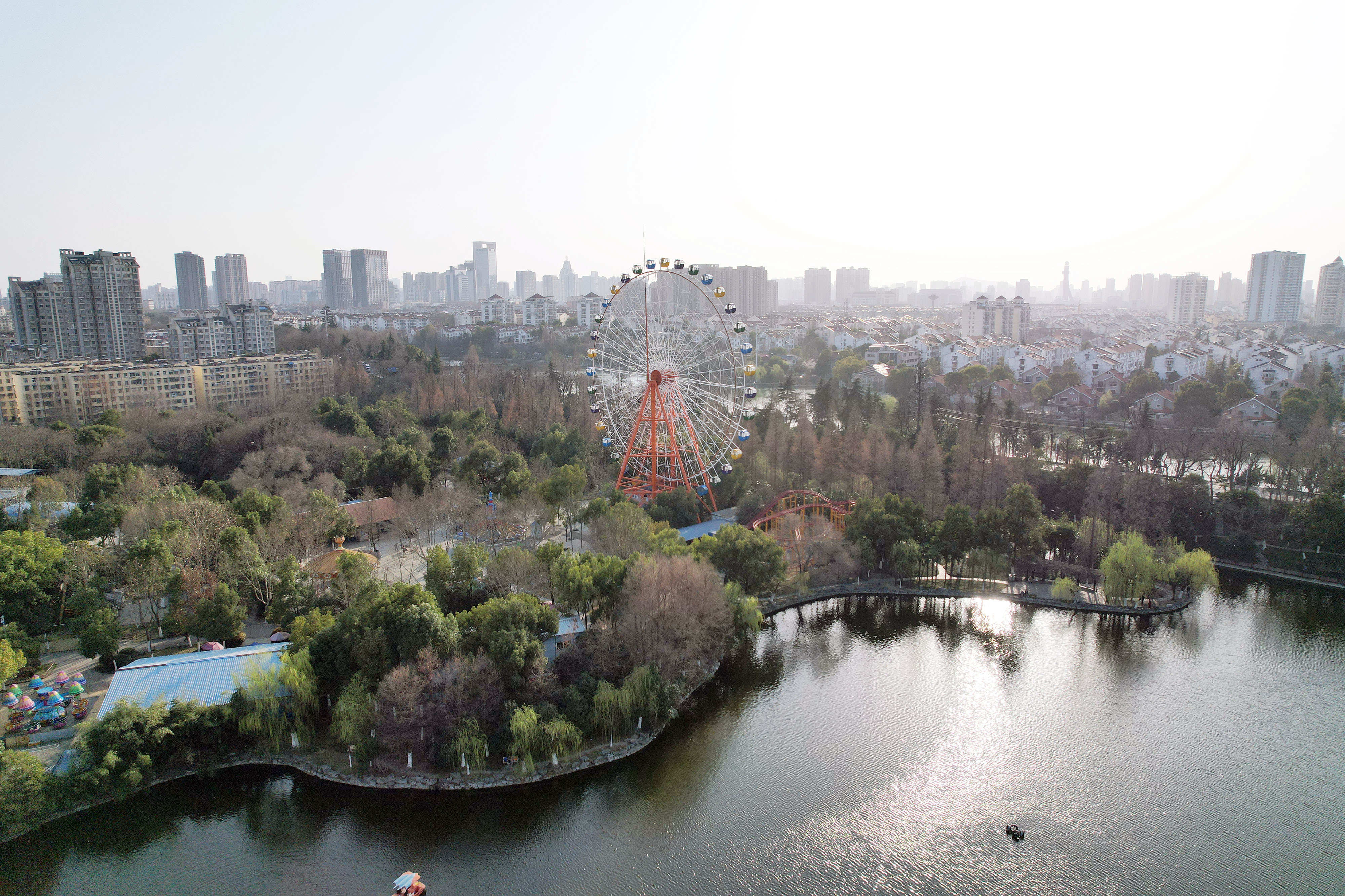 合肥:鸟瞰杏花公园摩天轮__凤凰网