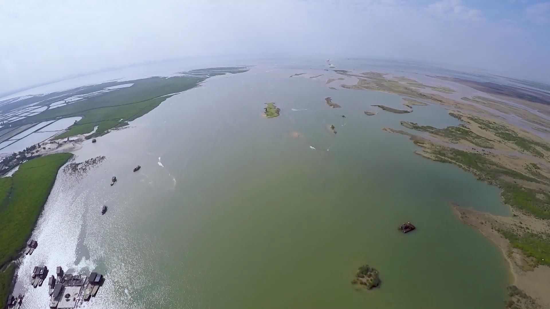 以南流江六大支流入海口为主,在合浦沿海形成了众多的港口.