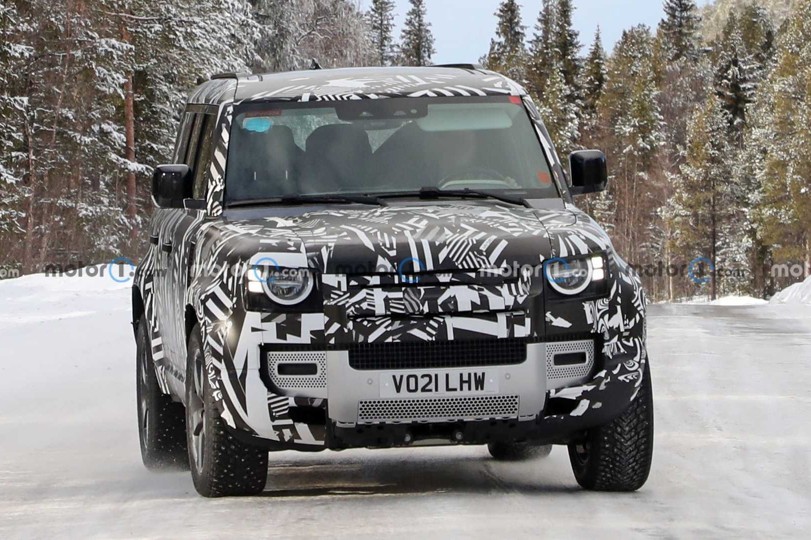 路虎卫士130车型谍照曝光；宝骏KiWi EV草莓熊版官图发布