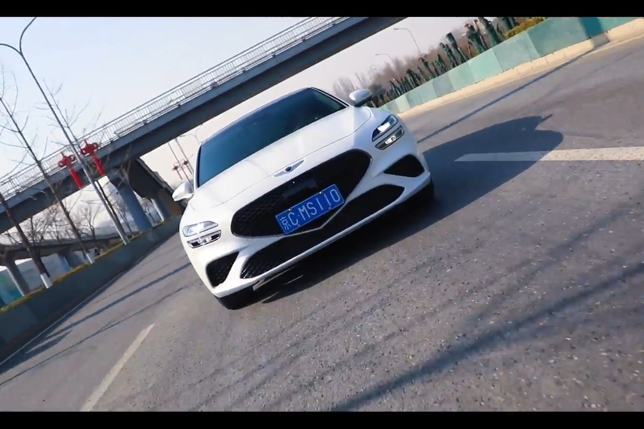 2.0T爆发245匹马力，这款韩系车能挑战3系！捷尼赛思G70真这么香