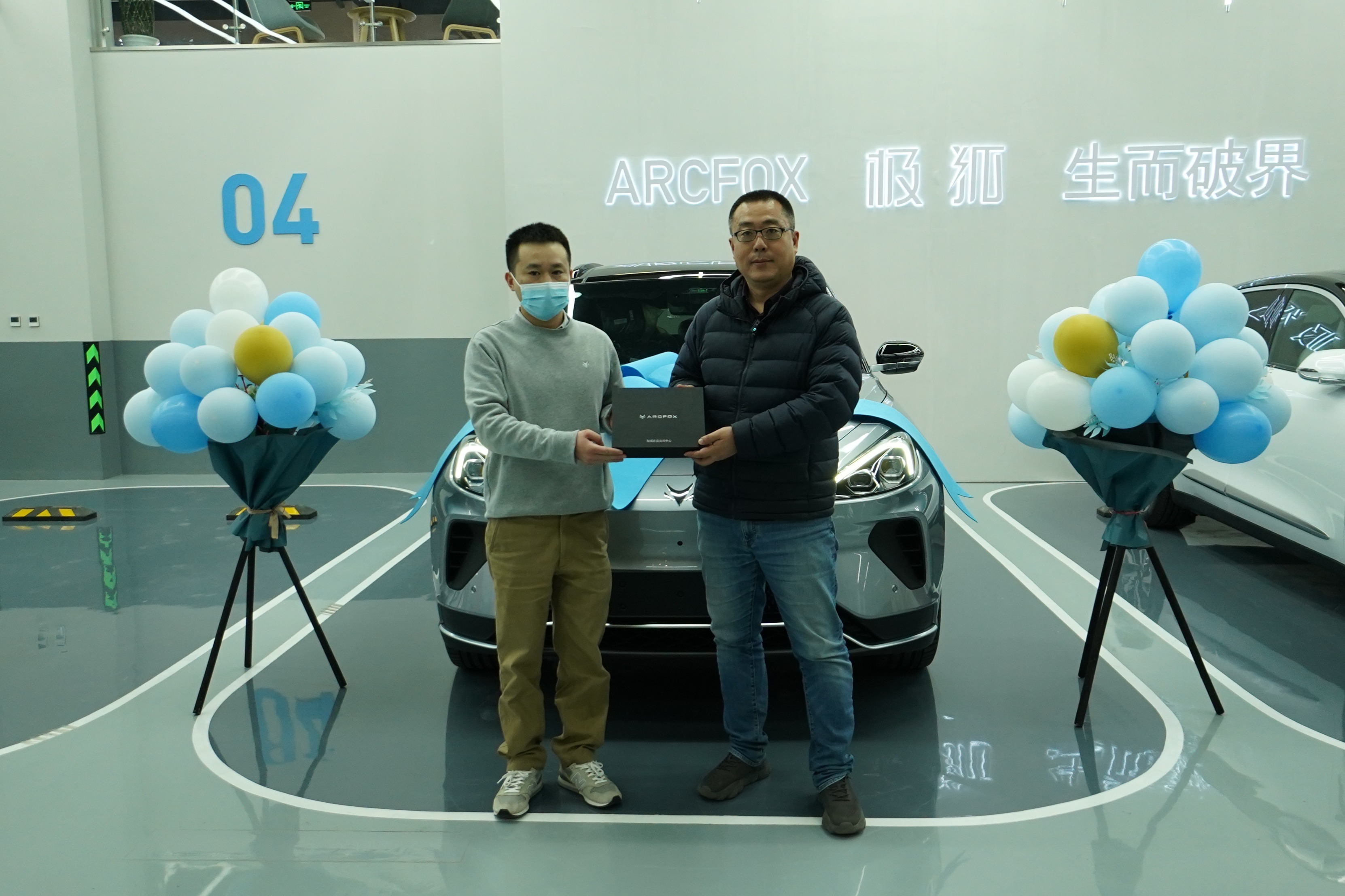 是什么打动了行业老炮极狐阿尔法t提车vlog