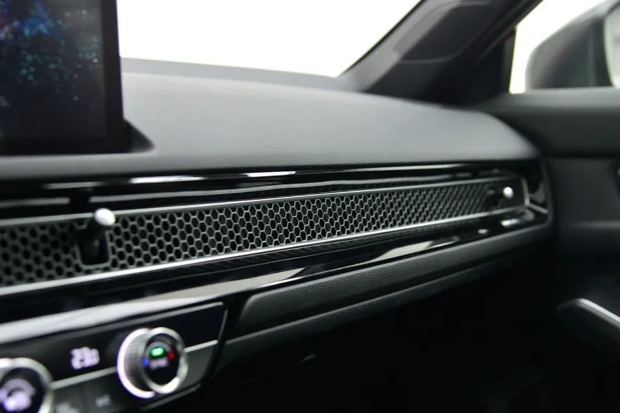 本田思域：原先那个“火少年“，如今扛起80年代收录机