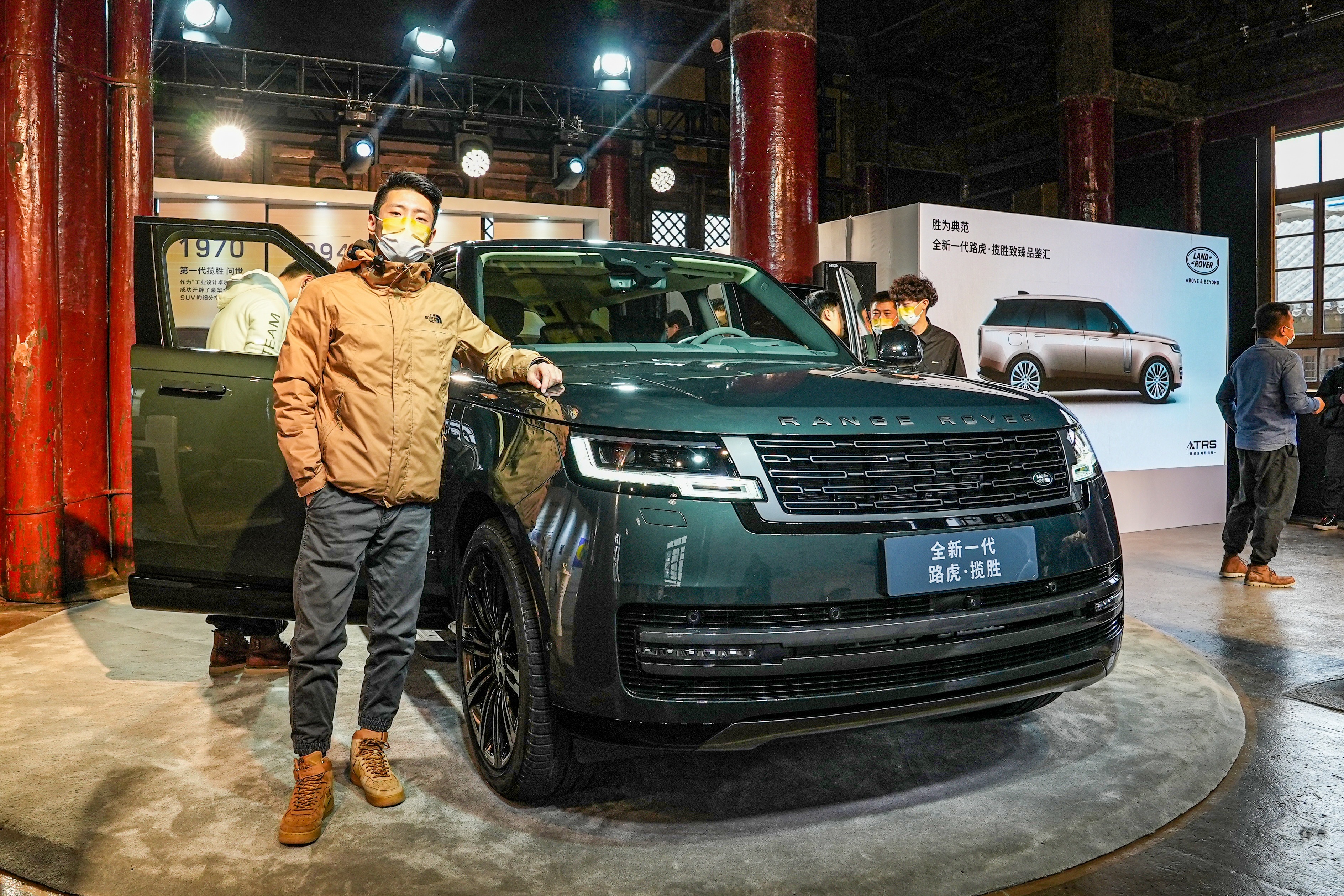 让奔驰GLS迈巴赫黯然失色？体验新一代揽胜典范加长版