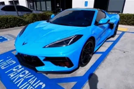 超帅的美式平民跑车， 比宝马z4还帅气